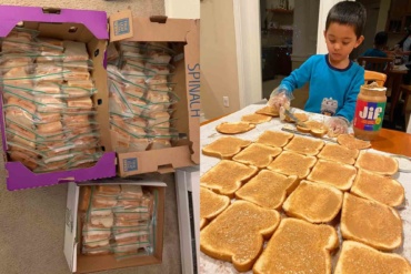 800 sandwiches donated by search and rescue team